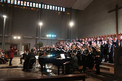Choeur de l'Université du Maine, dirigé par Evelyne Béché et accompagné par un orchestre à cordes, samedi 9 juin 2018, église Ste-Thérèse, Le Mans (Sarthe, France)