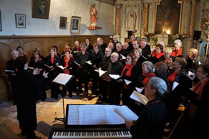 Concert de la chorale Emichante dirigée par Evelyne Béché, 18 juin 2012, église de Marolles-lès-Saint-Calais, Sarthe, France