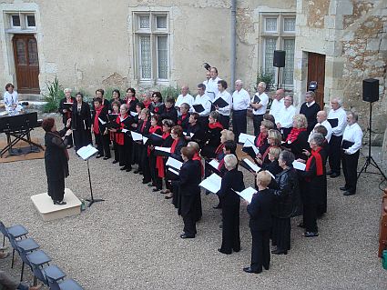 Concert de la chorale Emi'chante, dirigée par Evelyne Béché, 21 juin 2010, Château de Courtenvaux