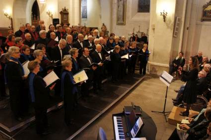 Concert de Noel du choeur de l'Universit&eacute; du Maine. Chorale La Jalt dirig&eacute;e par Magali Lemoine