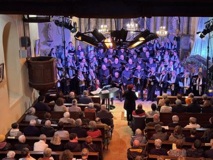 Concert de No�l du Choeur de l'Universit� du Mans, samedi 14 d�cembre 2025, dirig� par Evelyne B�ch�, piano Dimitri Negrimovski, La Guierche (Sarthe, France)