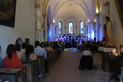 concert du Choeur de l'Universit&eacute; du Maine dirig&eacute; par Evelyne B&eacute;ch&eacute; -27 juin 2015 - Eglise de Chassill&eacute;