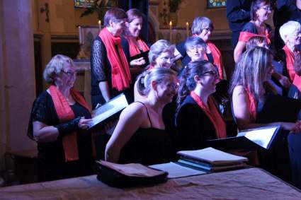 concert du Choeur de l'Universit&eacute; du Maine dirig&eacute; par Evelyne B&eacute;ch&eacute; -27 juin 2015 - Eglise de Chassill&eacute;