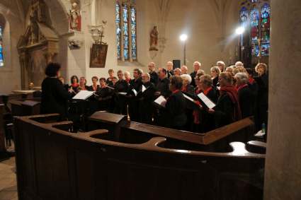 concert de la chorale Emichante de Saint-Calais, dirig&eacute;e par Evelyne B&eacute;ch&eacute;, Saint-Gervais-de-Vic, 22 juin 2015