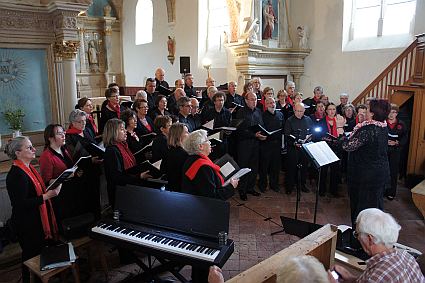 Concert de la chorale Emichante dirig&eacute;e par Evelyne B&eacute;ch&eacute;, 24 juin 2013, &eacute;glise de Sainte-Osmane, Sarthe, France